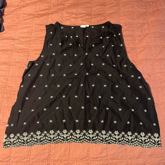 GAP Lightweight Embroidered Tank ~ L - Picture 1 of 3